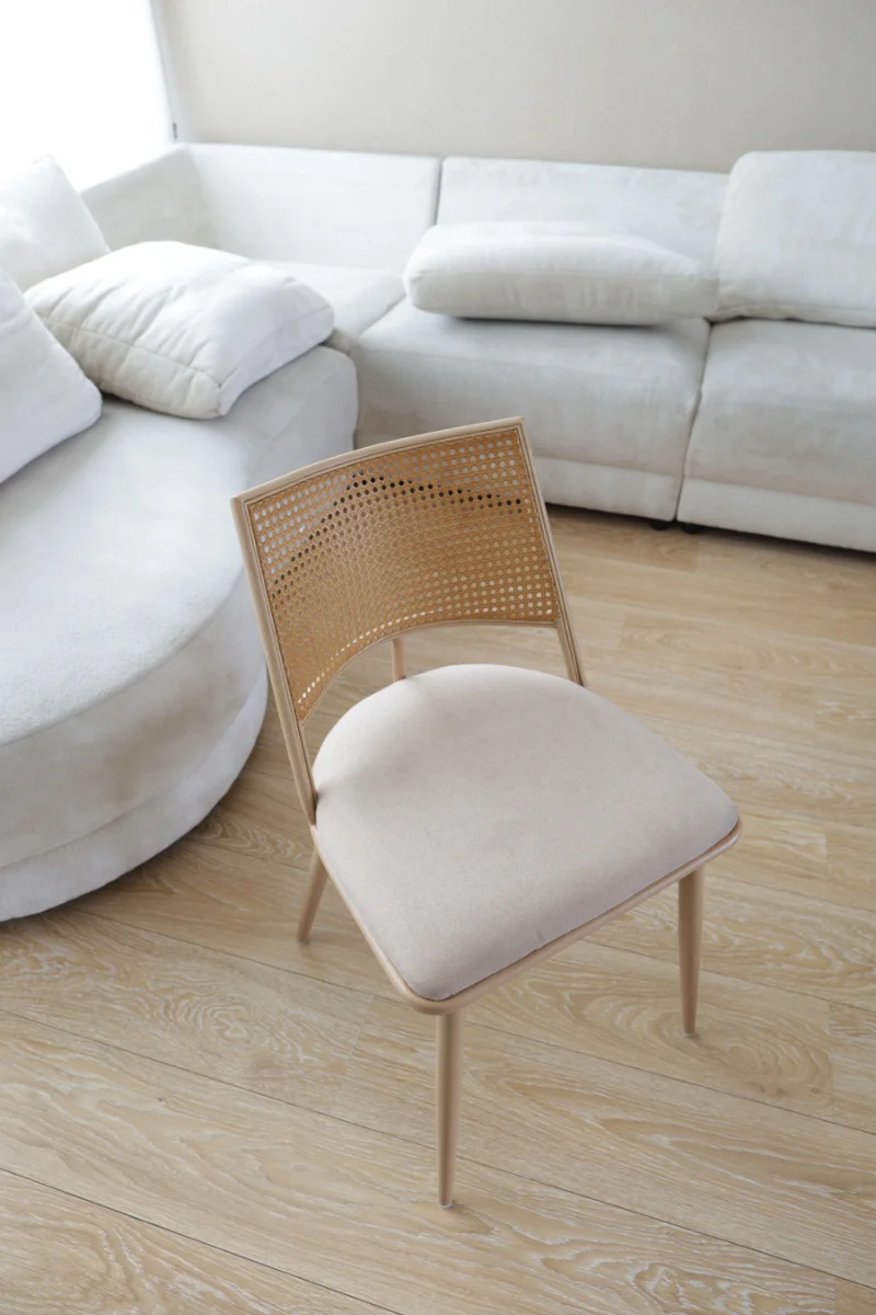 Professionele Dieptereiniging van Eetkamerstoelen